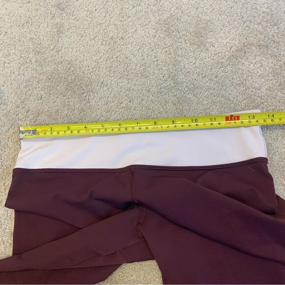 LULULEMON maroon light pink run inspire crop Capri leggings Sz 8 - Picture 4 of 7